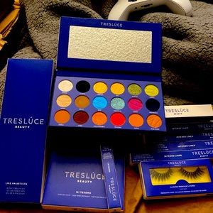 I Am palette set and Reina palette and Tresluce Purse